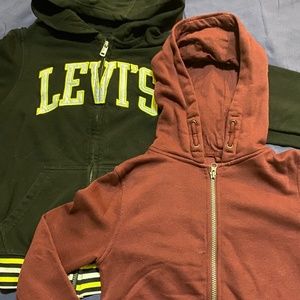 2 Hoodies